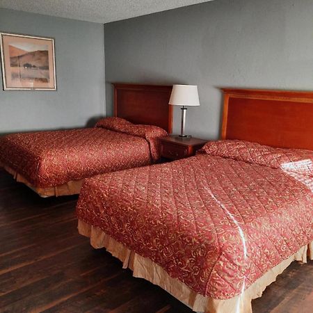 Hiway Inn Express Elk City Buitenkant foto